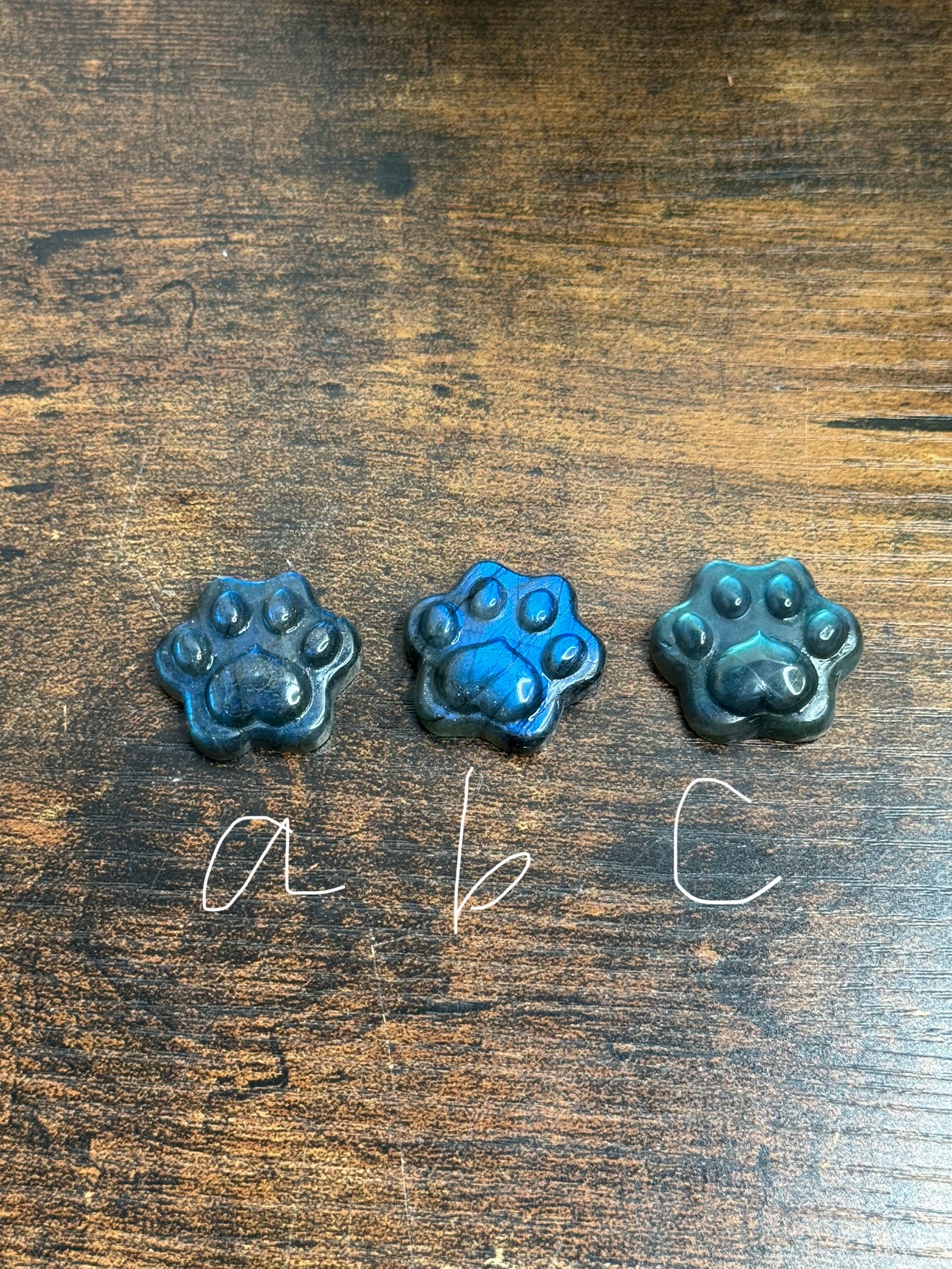 Labradorite paw print